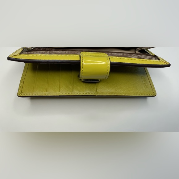 Coach Park Signature Turnlock Wallet Khaki with Yellow trim - Picture 3 of 5